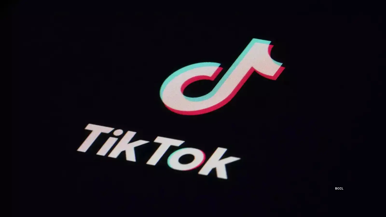 TikTok’s AI Algorithm Exposed: How It Manipulates Your Feed (And How to Fight Back)