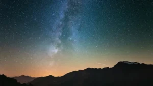 Watch Halley’s Comet Debris Light Up the 2025 Skies – Eta Aquarids Viewing Guide